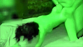 andrea madura casada y fiestera en gang bang disfruta que otros la garchen gritando y gozando como una puta mientras el cornudo filma