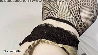 Big ass step mom getting fucked in doggystyle when daddy is sleeping