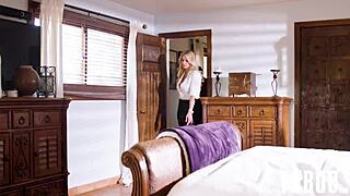 蕾秋·卡瓦利和里基·西班牙调教顽皮小子