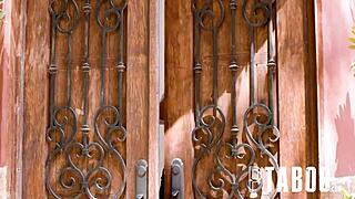 蕾秋·卡瓦利和里基·西班牙调教顽皮小子