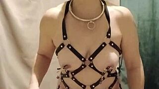 Esclave f autoseance harnais bondage soumission outdoor maid