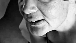 JE SUCE UNE BONNE BITES D'UN INCONNU ET LE FAIS JOUIR DANS MA BOUCHE!