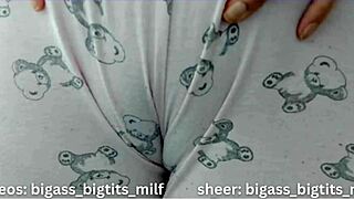 Colombian milf cameltoe big pussy lips juicy clit spreading legs