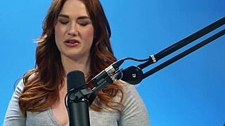 WOW SIRI DAHL FINGERS HAIRY PUSSY TO ORGASM IN CLOSEUP!