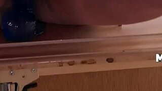 丰满熟女瑞秋卡瓦利家务变继子操逼协议