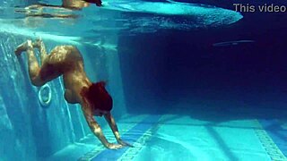 heidi's juicy canadian milf pussy plays poolside horny