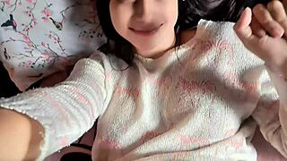 Curvy latina maid strips miniskirt in homemade cosplay porn