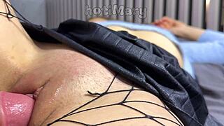 watch this milf pussy get fucked closeup then creampied dripping