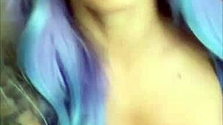 i nee ya worshipin mah huge titties nao