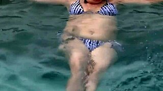 i masturbate watching huge cocks on beach