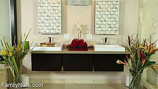 mmm stepmom oils up for hot dick massage 😏🍆