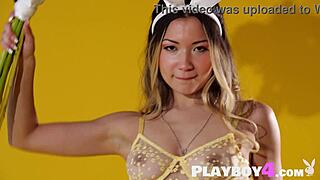 Petite Asian Milf Poses Bubble Butt Pussy Solo Striptease Exposed